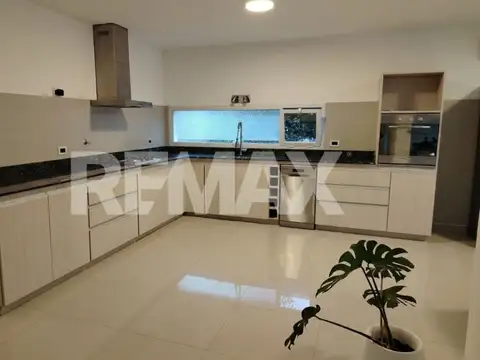 Casa en Alquiler de 3 dormitorios