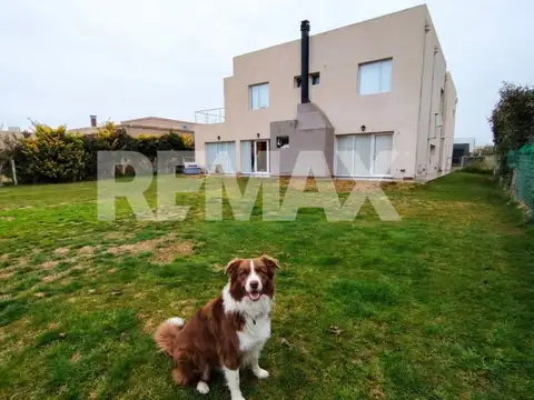 Casa 7 ambientes con 4 baños