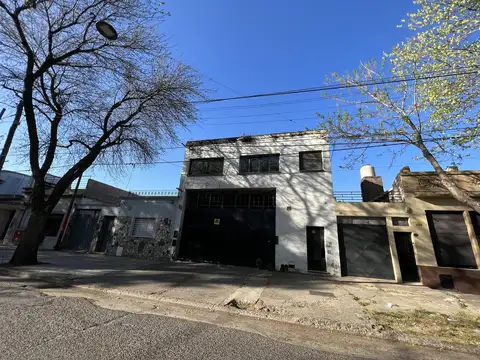 VENTA Galpón  con oficina Barrio Azcuenaga Permuta RENOVADO EXCELENTE ESTADO