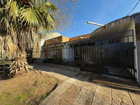 CASA DE 3 AMBIENTES EN VENTA - ITUZAINGO NORTE