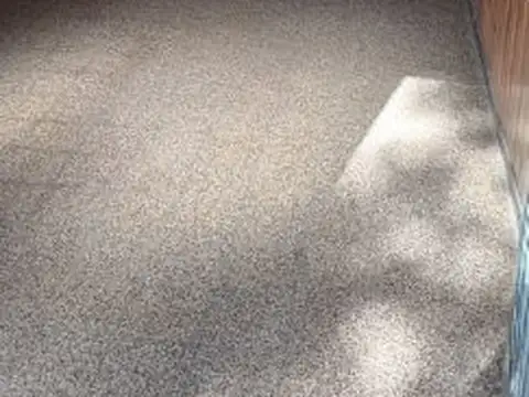 Casa 6 ambientes con 2 baños