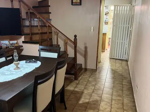 DUPLEX 4 AMBIENTES EN EXCELENTE ESTADO APTO CREDITO