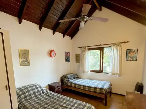 Casa en Venta con 4 cocheras