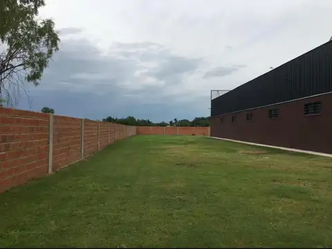 GALPON EN VENTA  800 m² CUBIERTOS SOBRE LOTE 3.750 m²