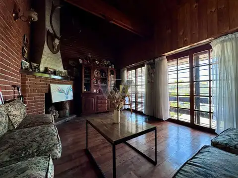 Casa 6 ambientes con 4 baños