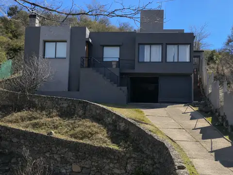 MUY LINDA CASA EN VENTA EN MAYU SUMAJ, DE EXCELENTE CALIDAD & DISEÑO, DISTANTE 50 Mts del RÍO BALNEARIO.