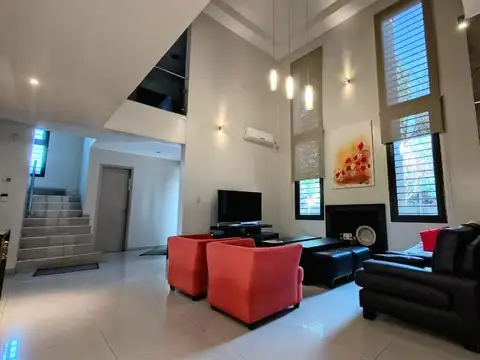 Casa 6 ambientes con 3 baños