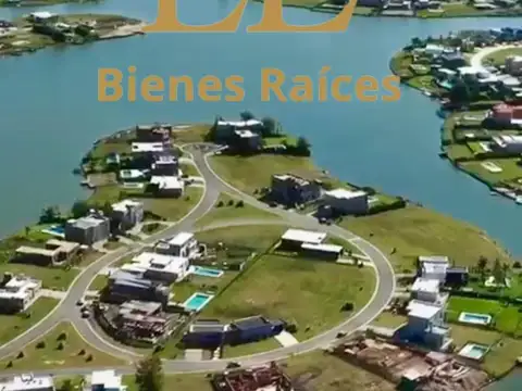 Casa en Venta con 5 cocheras