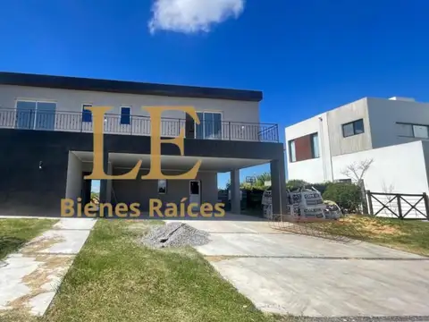 Venta Casa área 5 San Sebastian a la laguna