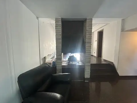 CASA EN VENTA 5 AMBIENTES EN VILLA SOLDATI COCHERA