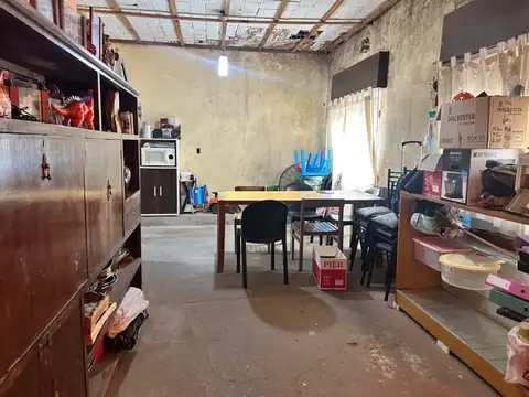 SE VENDE CASA con COCHERA - APTA CREDITO