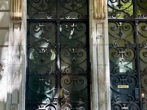 Avenida Valentín Alsina 2000