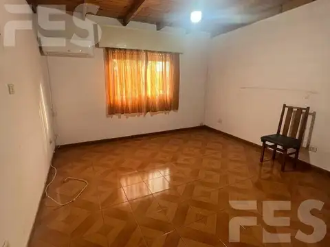 Casa 2 ambientes con 1 baño