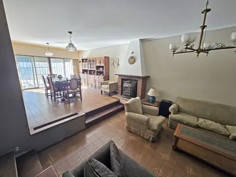 Casa en Venta en Villa Adelina, USD 340.000