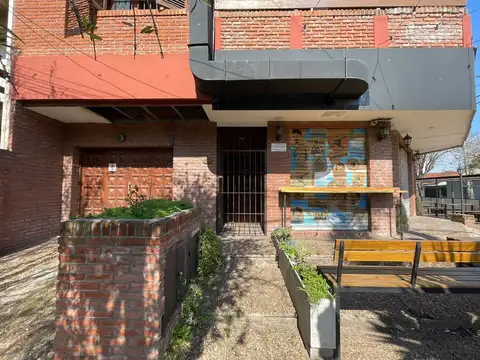 Casa 5 ambientes con 1 baño