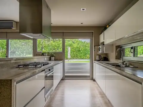 Casa en Venta en Los Troncos, USD 640.000