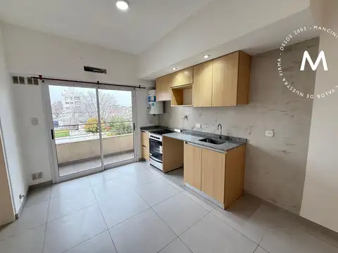 Departamento en Alquiler en Villa Ballester, $ 650.000