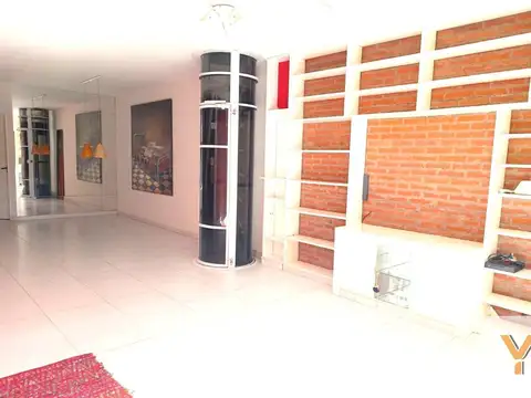 Depto Tipo Casa en Venta de 5 ambientes