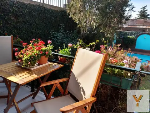 PH en venta - 4 Dormitorios 4 Baños - Floresta