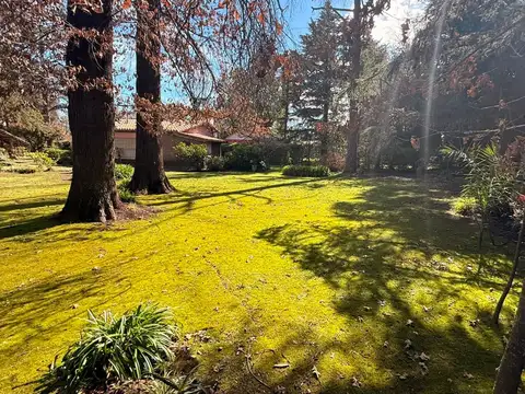 Venta casa quinta c/ pileta y quincho mas 3 lotes - Derqui , Pilar