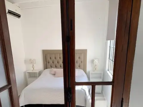OPORTUNIDAD CASA RECICLADA A NUEVA 4 AMBIENTES CON COCHERA