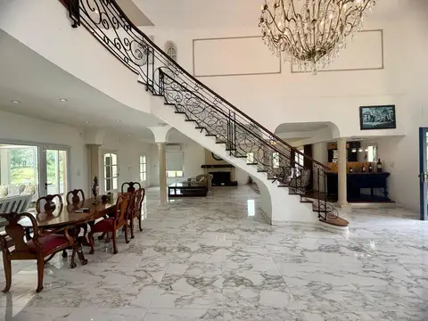 Casa 6 ambientes con 3 baños