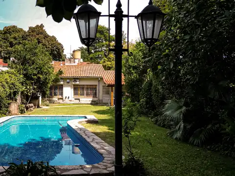 Venta Lote 506 m² con Casa a Modernizar. Olivos, Excelente Ubicación.