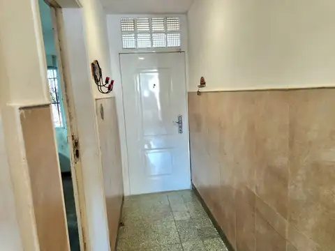 CASA PH PB FRENTE 4 DORM 8 AMB GRAN PATIO SAAVEDRA