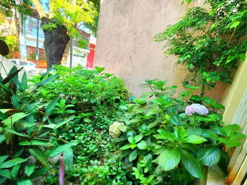 Depto Tipo Casa 8 ambientes con 2 baños