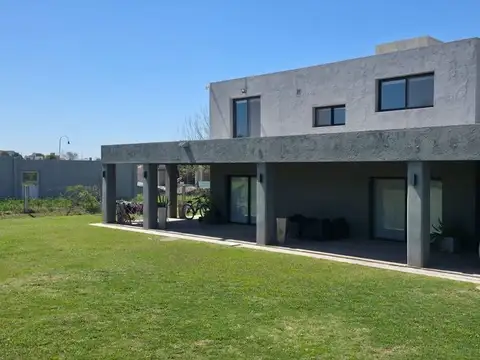 Casa en Venta en Estacion Del Carmen, USD 310.000