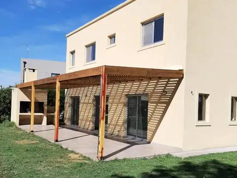 Santa Guadalupe, Venta Con Renta