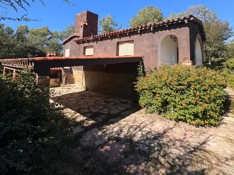 VENTA DE CASA EN TANTI TRES HAB.