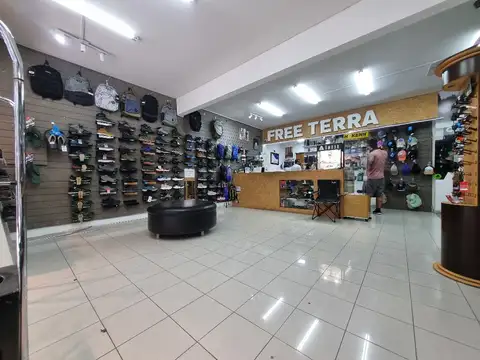 Paraguay 3000, Piso P.B.