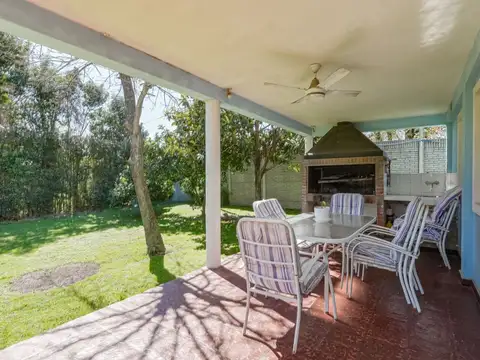 Casa 5 ambientes con 3 baños