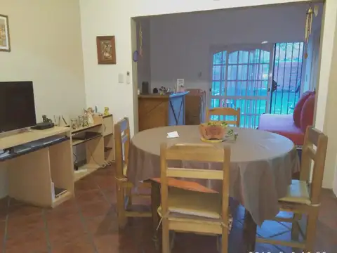 Casa c/ depart. entrada indep-Temperley venta apto c