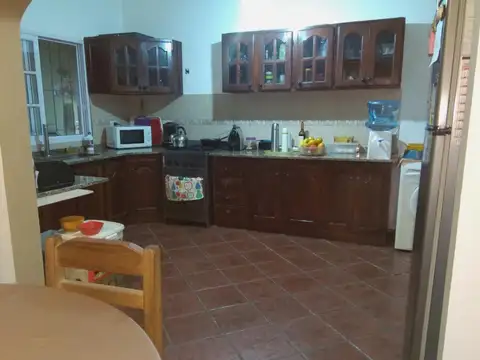 Casa c/ depart. entrada indep-Temperley venta apto c