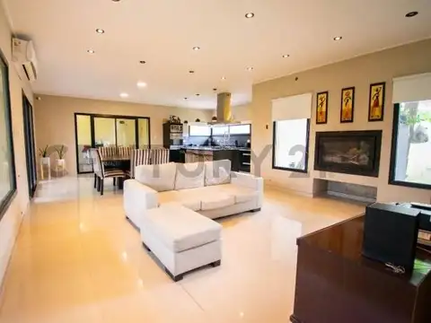 excelente casa en venta 138 y 514 Hernandez