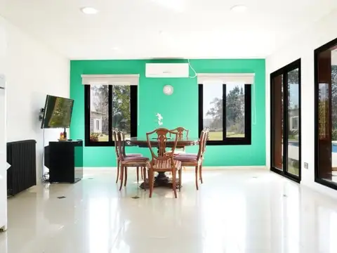 Casa en Venta con 2 cocheras