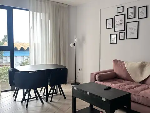 Av. Eugenio Tapia de Cruz al 1200