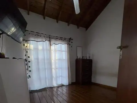 Depto Tipo Casa en Venta de 5 ambientes