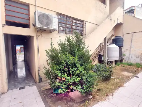 Alquiler 2 ambientes Moron con Patio