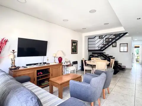 Depto Tipo Casa en Venta de 4 ambientes