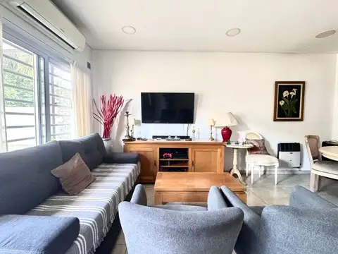 Depto Tipo Casa en Venta en Castelar, USD 128.000