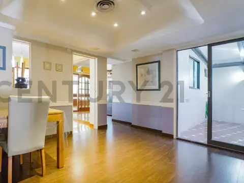 Departamento 5 ambientes con 2 baños