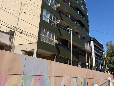 VENTA DE DEPARTAMENTO MORON SUR 2 AMBIENTES  A 1 CUADRA DE ESTACION .DETALLES DE CATEGORIA