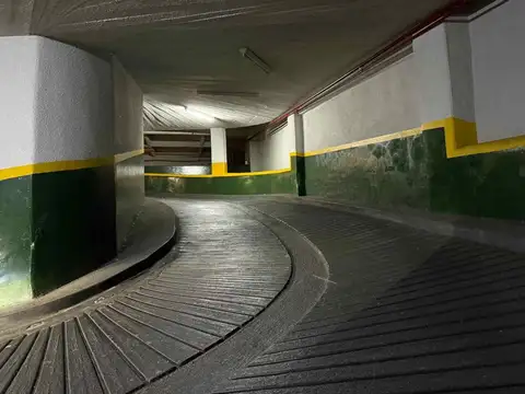 VENTA DE COCHERA FIJA EN RECOLETA