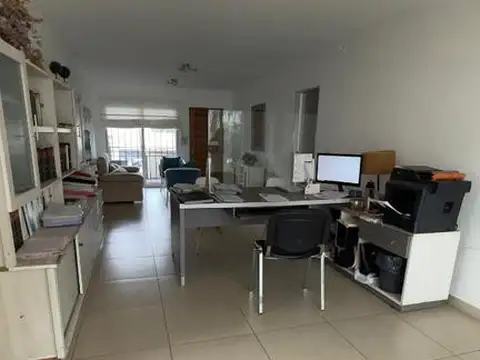 VENDO. Casa con local independiente. Concordia, ER.