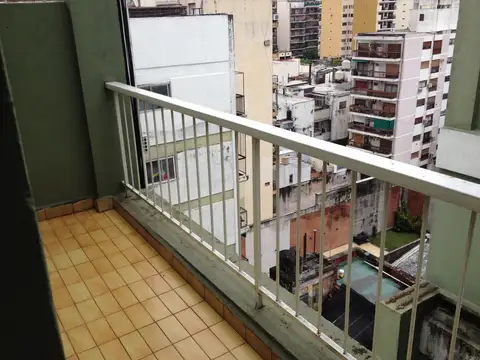 2 amb en MARIO BRAVO AL 200 -  Piso ALTO 2 Balcones- EXPENSAS INCLUIDAS