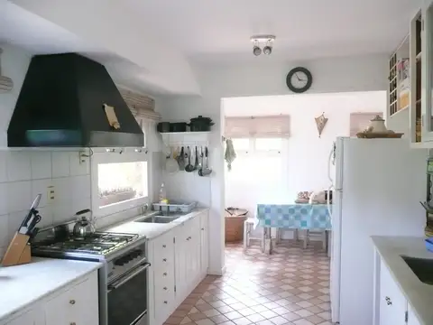 Casa 5 ambientes con 3 baños