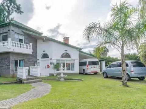 Casa en venta - 4 Dormitorios 4 Baños - 880Mts2 - Pilar